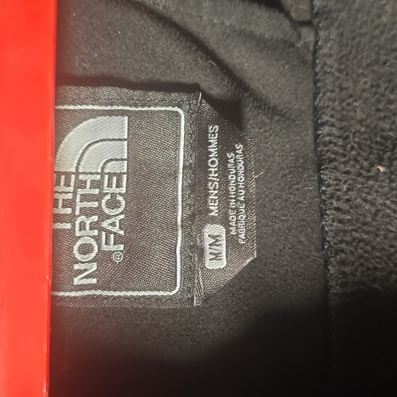 THE NORTH FACE MENS BLACK WINDBREAKER-SIZE:MEDIUM - Picture 2 of 4
